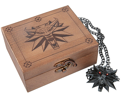 Zaklínač - Witcher 3 - Zaklínačský medailon Wild Hunt LED svítící v dřevěném boxu
